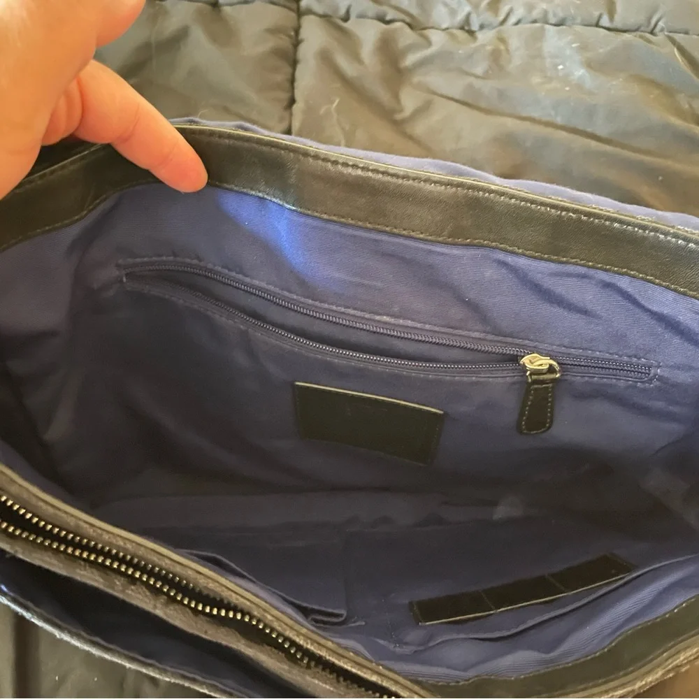 Coach Signature Voyager Messenger Bag - Picture 5 of 9